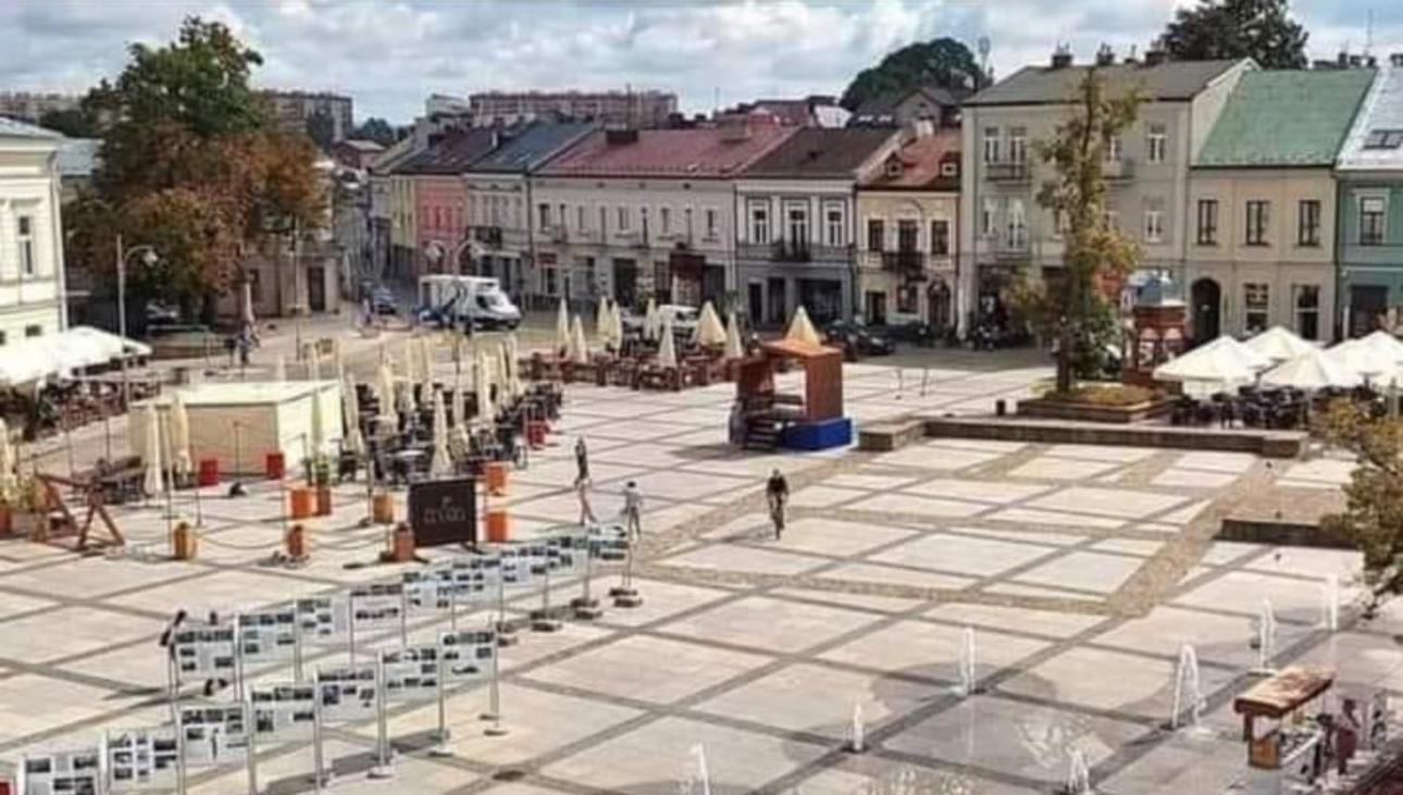 Hotelowe Pokoje Paris -Rynek Centrum- City One Кельце Екстер'єр фото